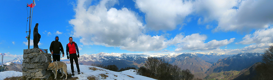 Vista panoramica dallla Madonnina dse I Canti (1563 m)